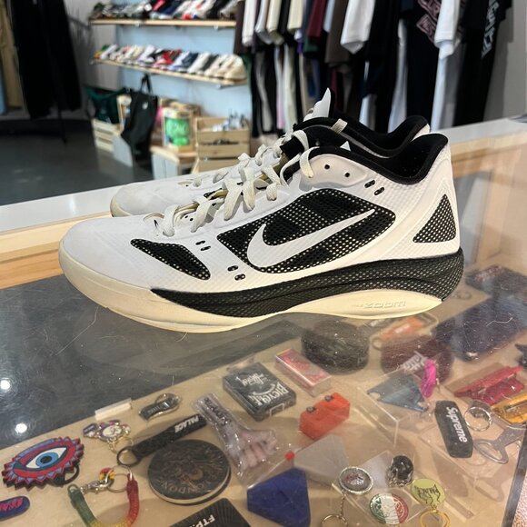 Size 11 • Zoom Hyperfuse 2011 Low TB - Picture 3 of 6